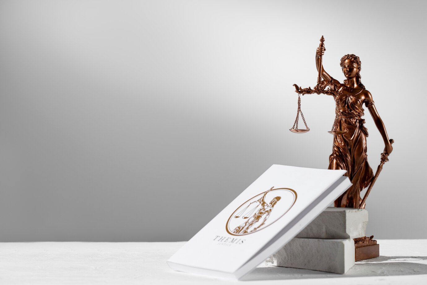 Desclassificação de sanção de suspensão para censura em processo ético na OAB.